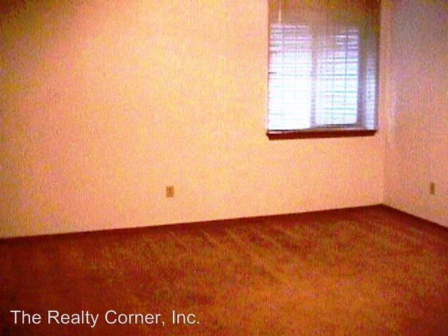 Building Photo - 2431 Lexington Village Ln
