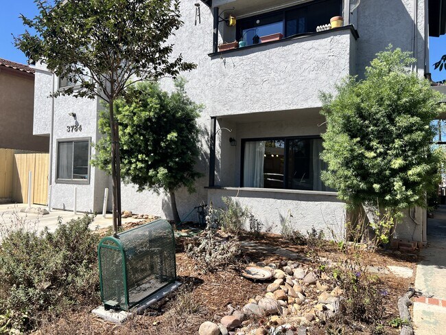 Foto del edificio - 3784 Pershing Ave