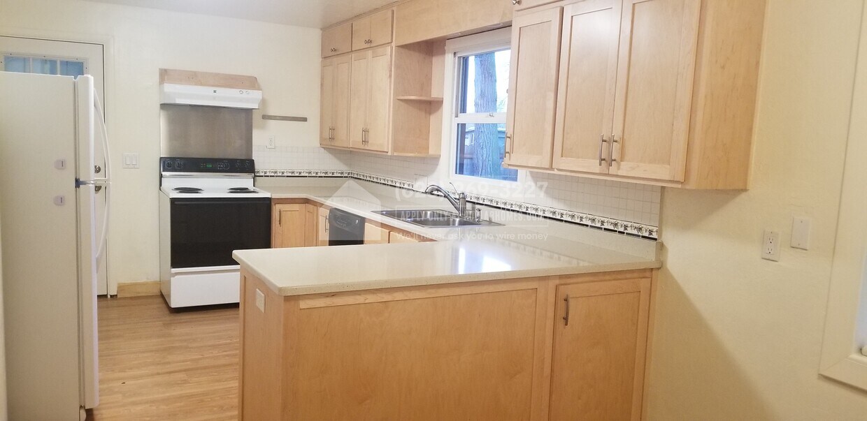 Foto principal - 2760 Wayside Ln