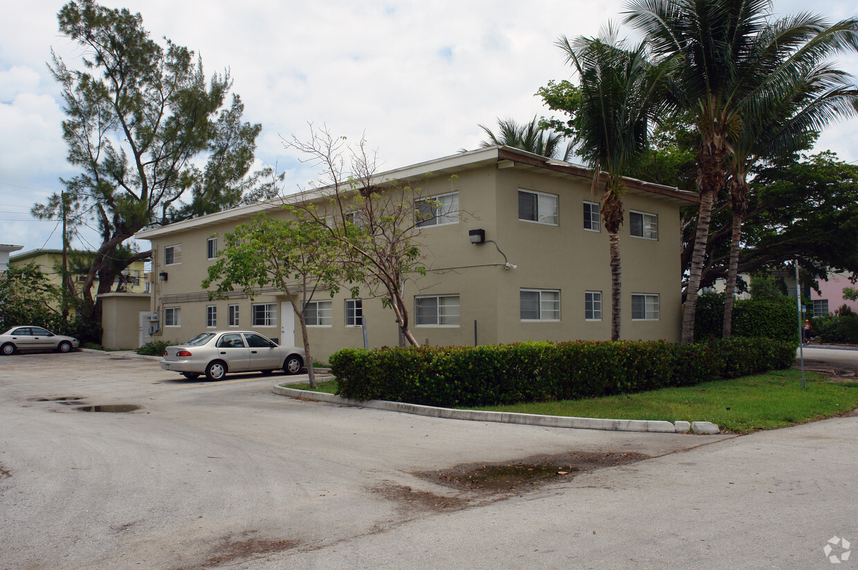 Building Photo - Crespi Apartments