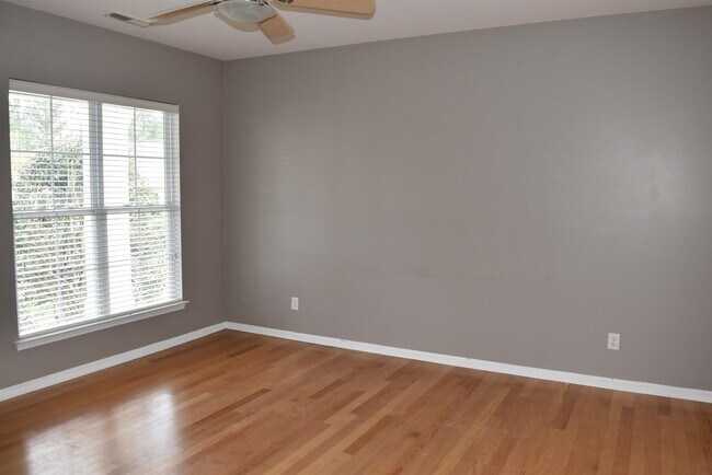 Foto del edificio - 2035 Golden Ridge Ln