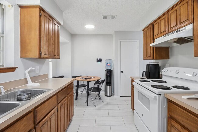 Building Photo - 9780 Windy Rdg Rd