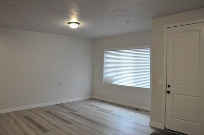Building Photo - 15121 S Reins Wy