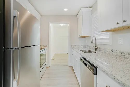 Building Photo - 5485 Pine Dr SW