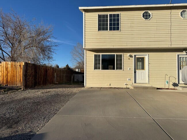 Foto del edificio - 481 1/2 Tracy Dr