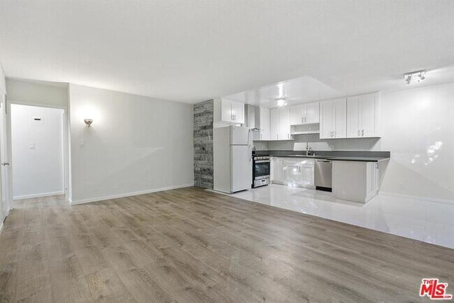 Building Photo - 4724 Walden Cir