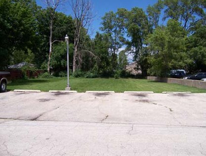 Parking Area - 78 Glendale St