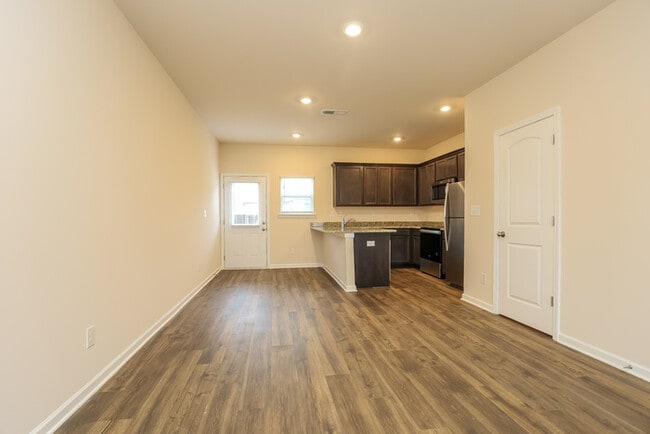 Building Photo - 8073 Logan Dr