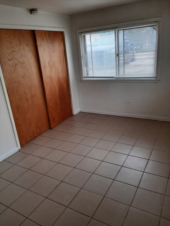 Building Photo - 3001 Saint Charles Rd