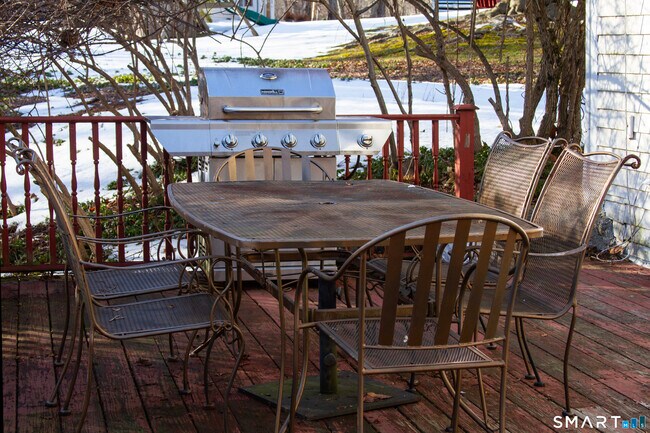 Foto del edificio - 21b Hoydens Hill Rd