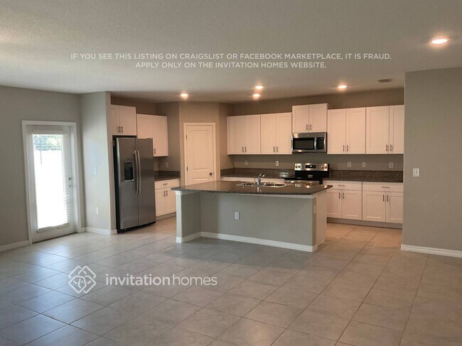 Building Photo - 2273 Treesdale Ave