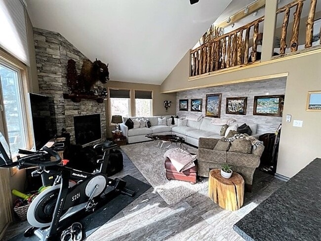Building Photo - Summer seasonal Rental- 14B Larson Lane