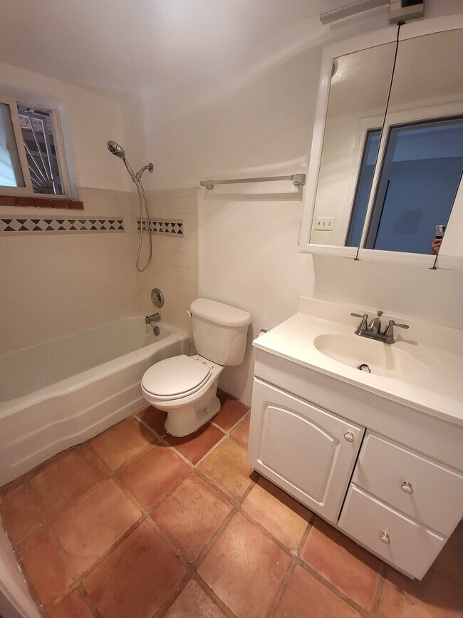 Baño - 1510 Fruit Ave NW