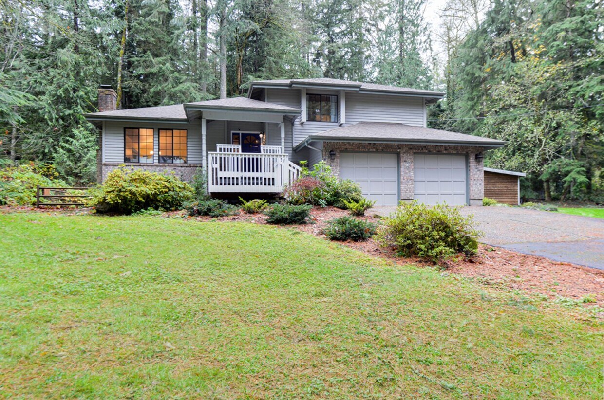 Primary Photo - Stunning Remodel – 3 Bed / 3 Bath on a Shy...