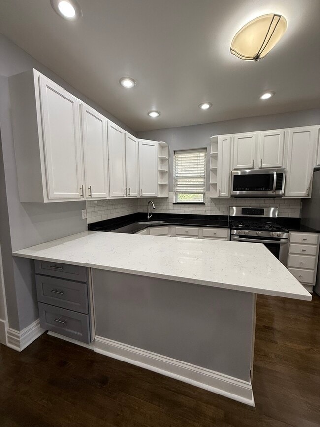 Building Photo - 3721 W Belden Ave