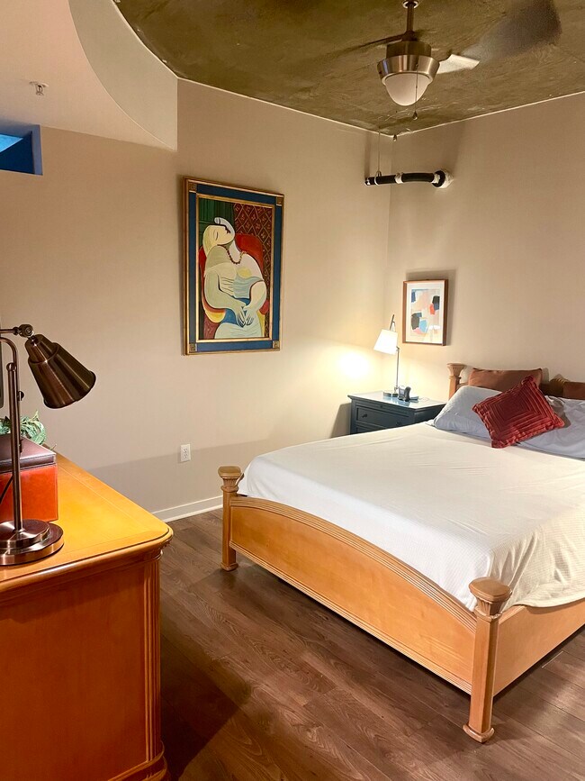 Bedroom is large enough for a king-sized bed. - 1700 Bassett St