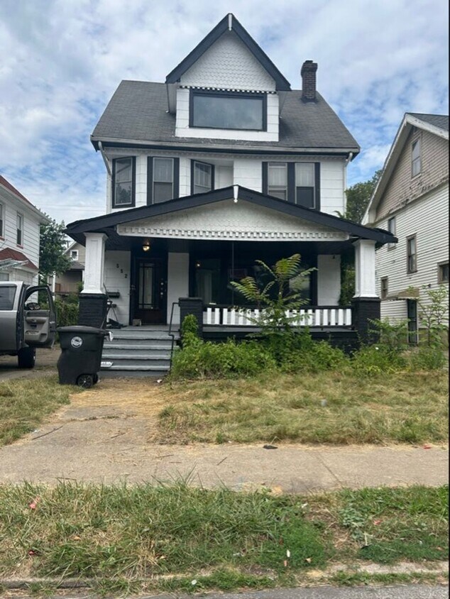 Foto principal - Coming Soon! Section 8 Accepted! Renovatio...