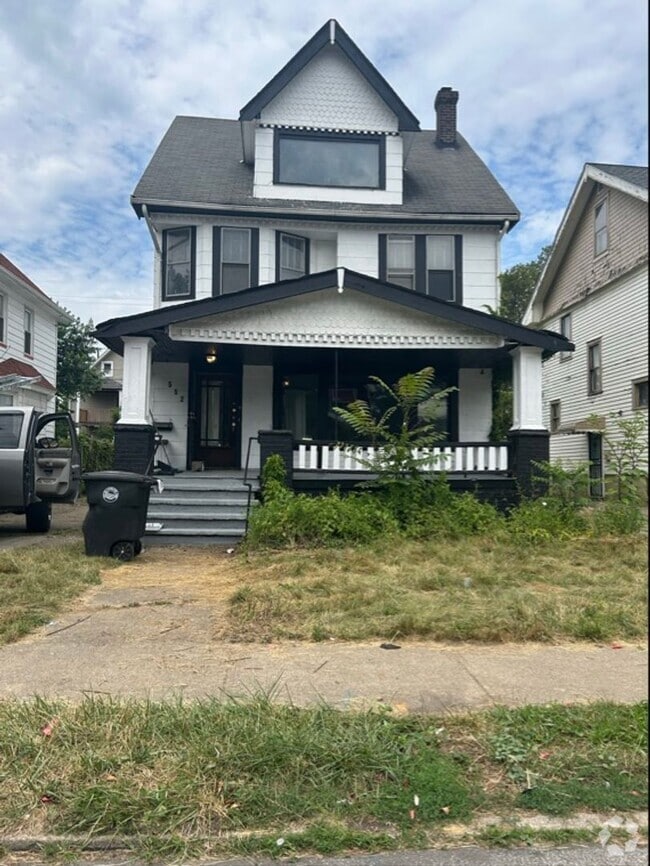 Building Photo - 552 E 120th St
