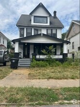 Building Photo - 552 E 120th St