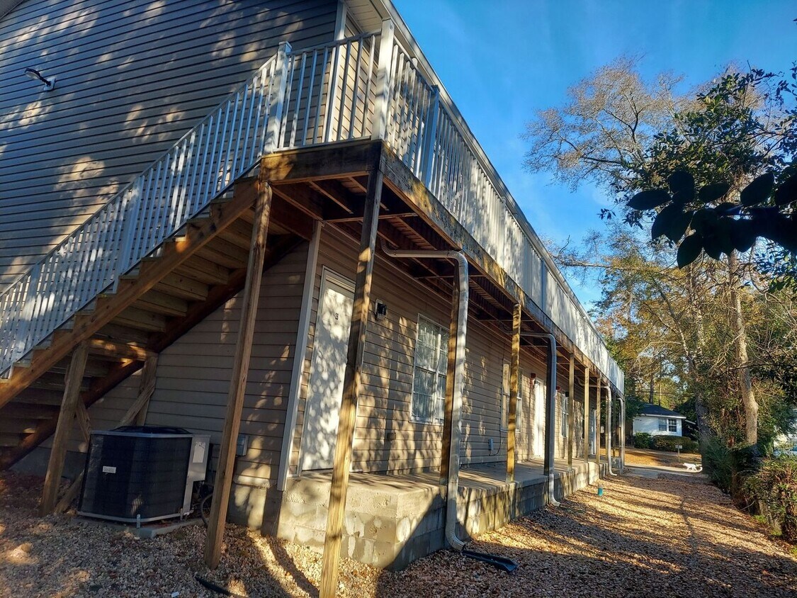 Foto principal - Spacious 3BR/3 Bath Townhome in Tallahassee