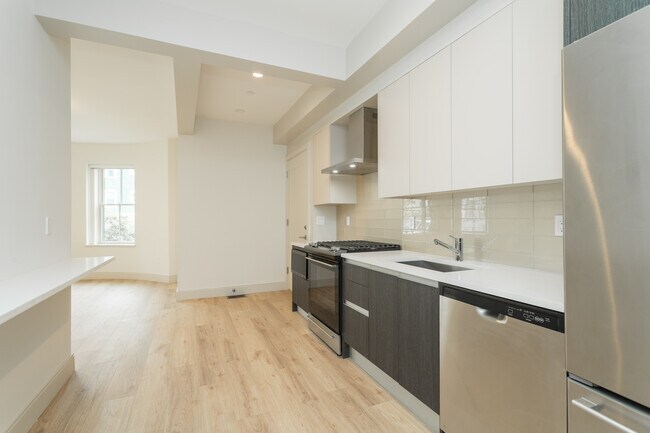 Building Photo - 178 Saint Alphonsus St
