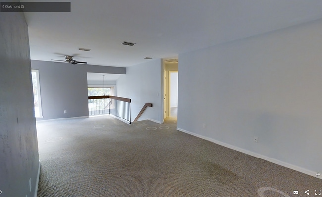 Building Photo - 4 Oakmont Court