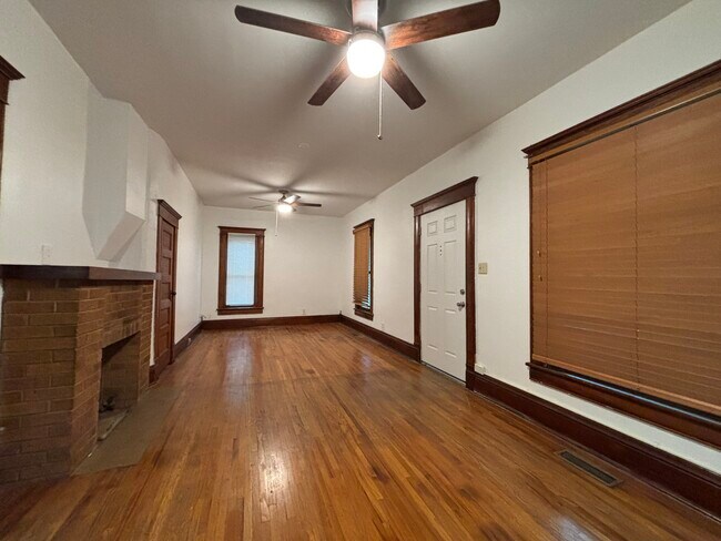Foto del edificio - 116 S Maple St