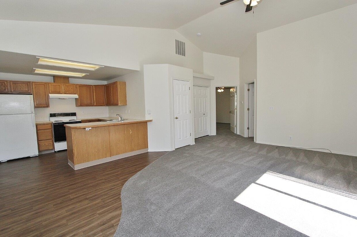 Foto principal - 826 S McKinley Ave