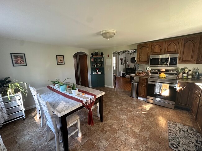 Building Photo - 57 Valley Rd