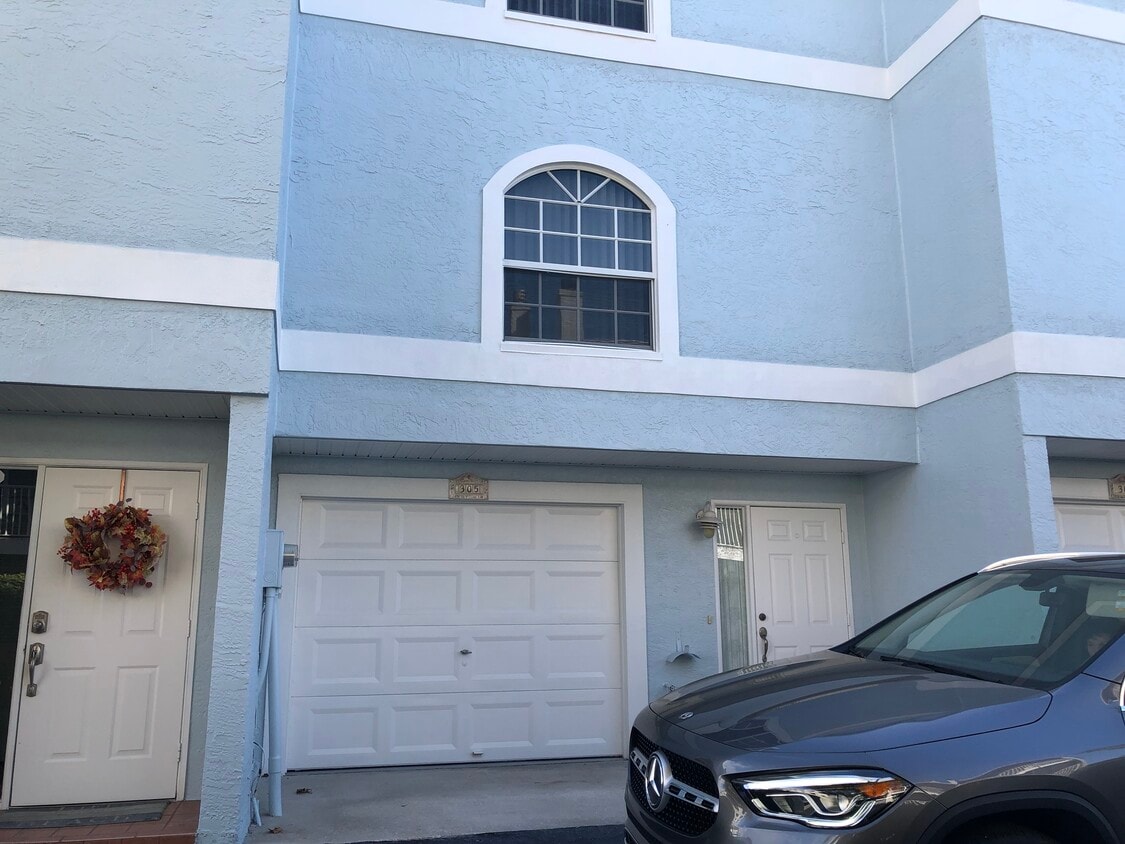 Primary Photo - 751 Pinellas Bayway S