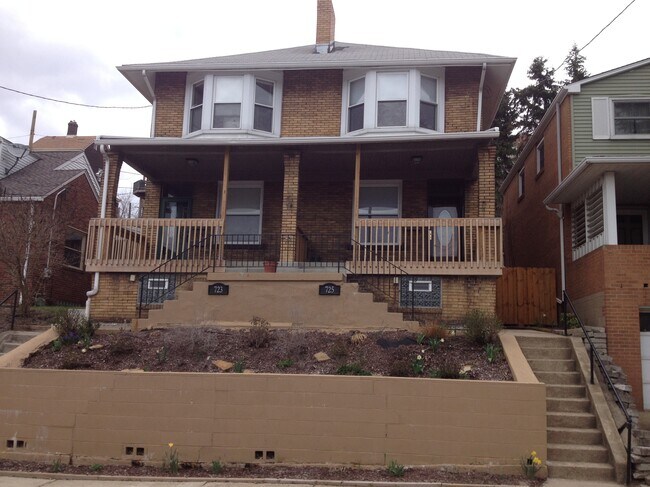 Building Photo - 725 McCaslin St