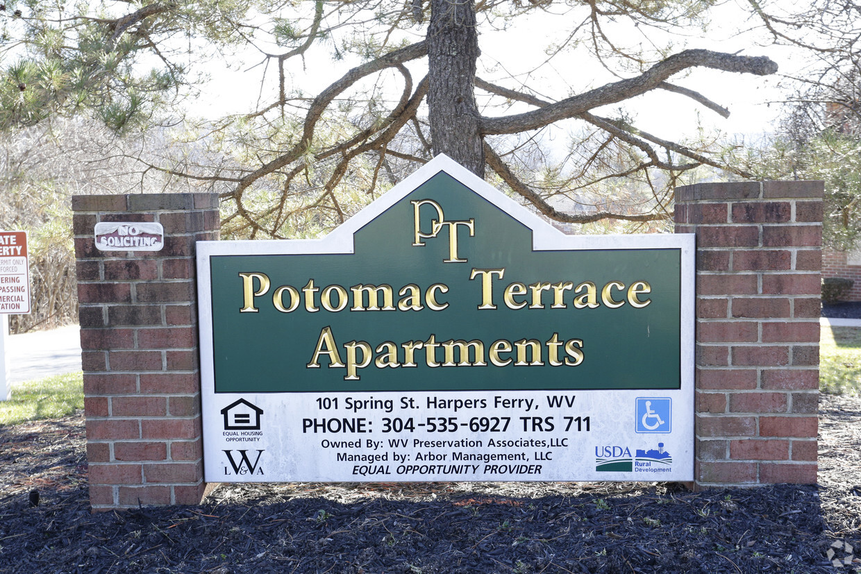 Entrance - Potomac Terrace