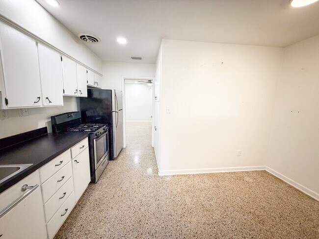 Foto del edificio - 921 NE 6th Ave