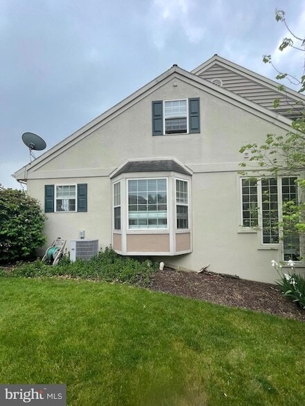 Building Photo - 629 Royal View Dr