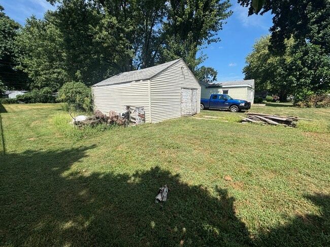 Building Photo - 2949 Fox Bridge Rd