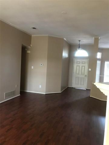 Building Photo - 8801 Creekside Dr