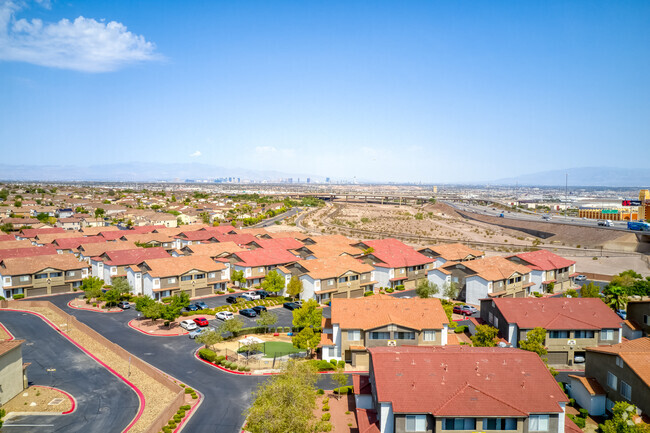 Comunidad - The Townhomes at Horizon Ridge