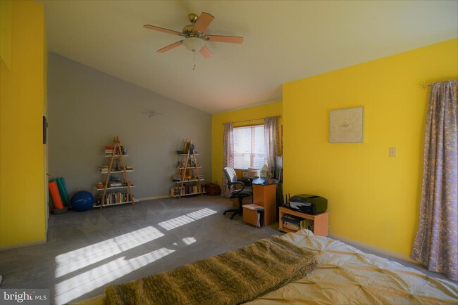 Building Photo - 631 Danbury Ct