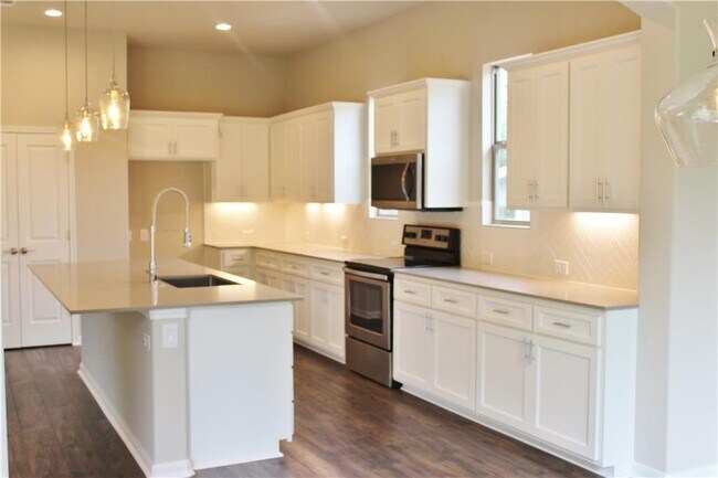 Building Photo - 14605 Debba Dr
