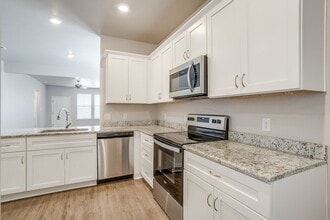 Building Photo - 1260 Trailside Dr