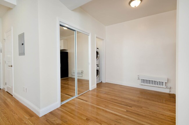 Unit 207 - 601 O'Farrell