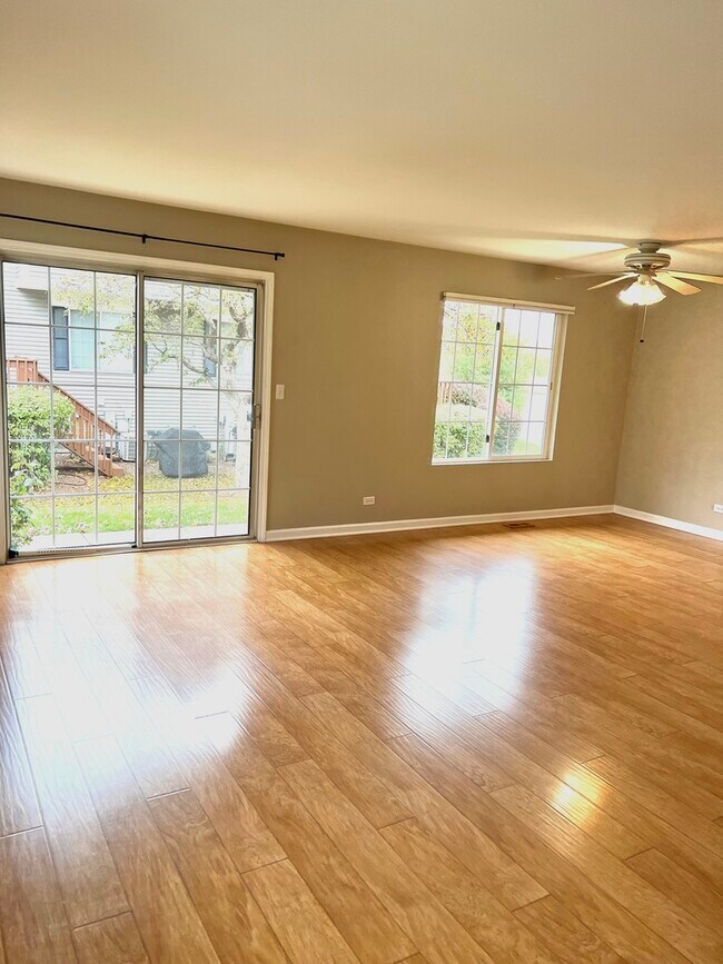 Foto del edificio - 391 Lowell Dr