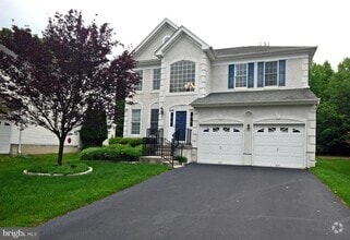 Building Photo - 43 Lockwood Dr