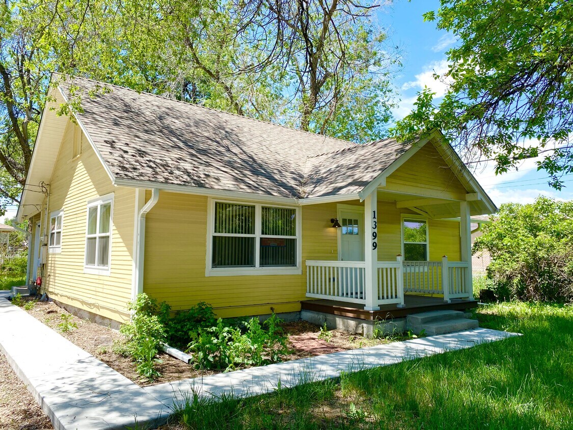 Primary Photo - 1399 Yarrow St