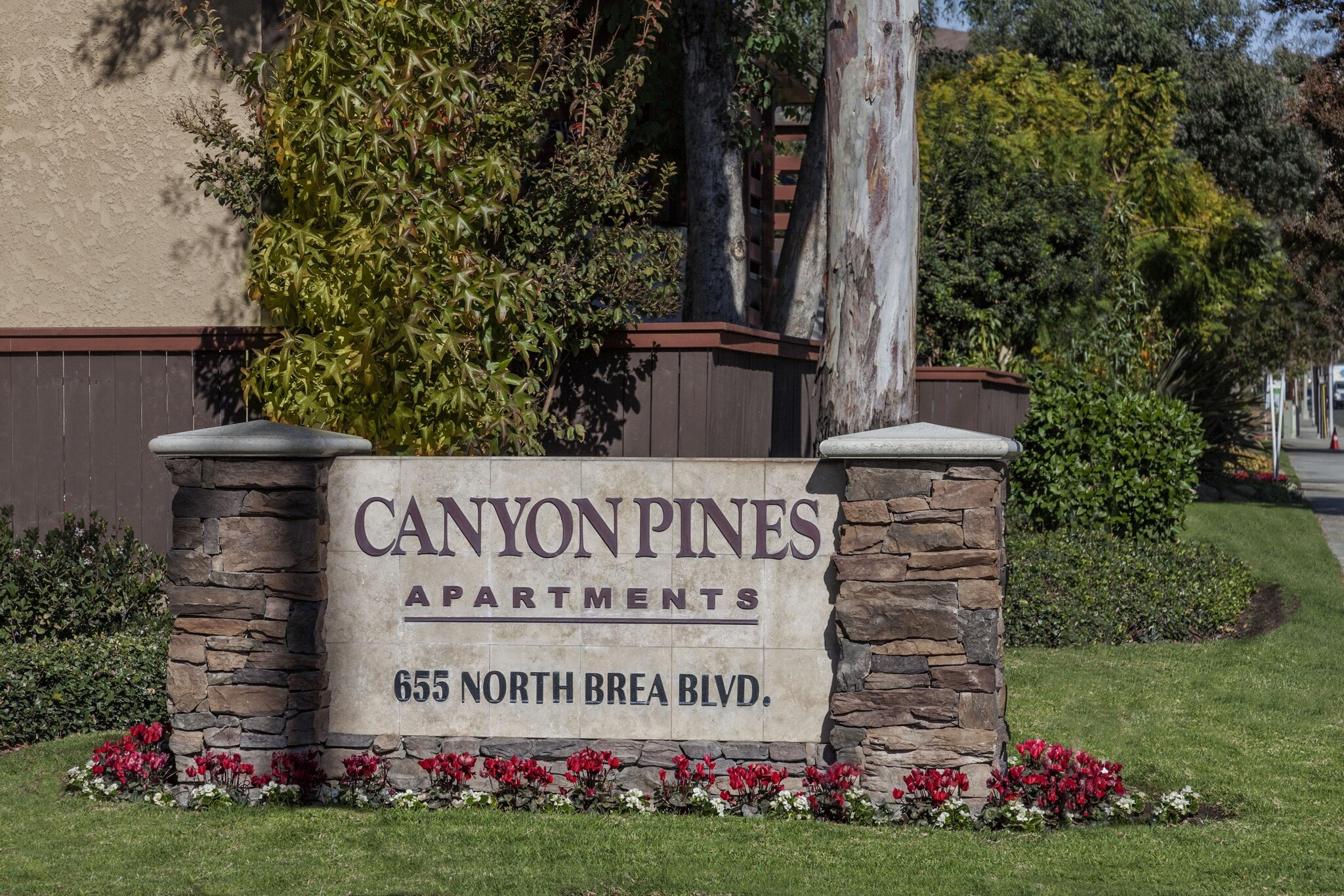 655 N Brea Blvd