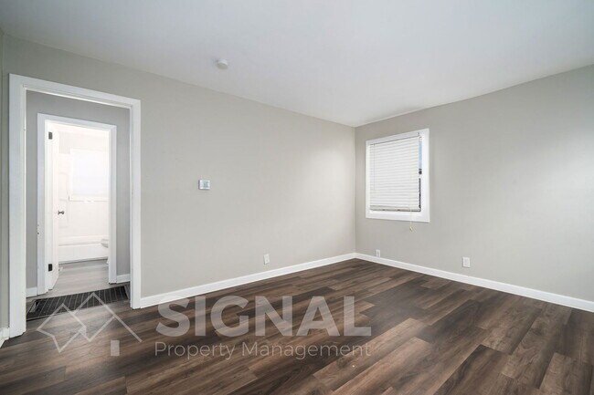 Foto del edificio - 1225 8th Ave