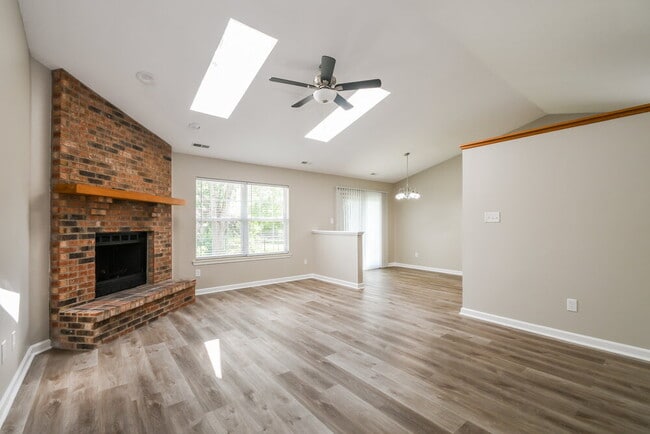 Building Photo - 9695 Claymore Dr