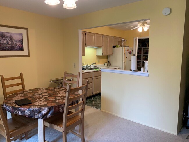 Building Photo - 1153 Silverwood Ct