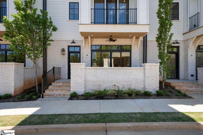 Building Photo - 44 Claussen Ave