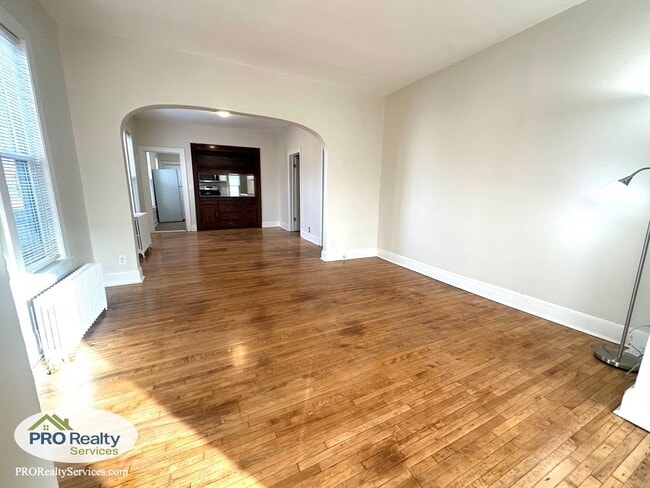 Building Photo - 201 20th Ave NE